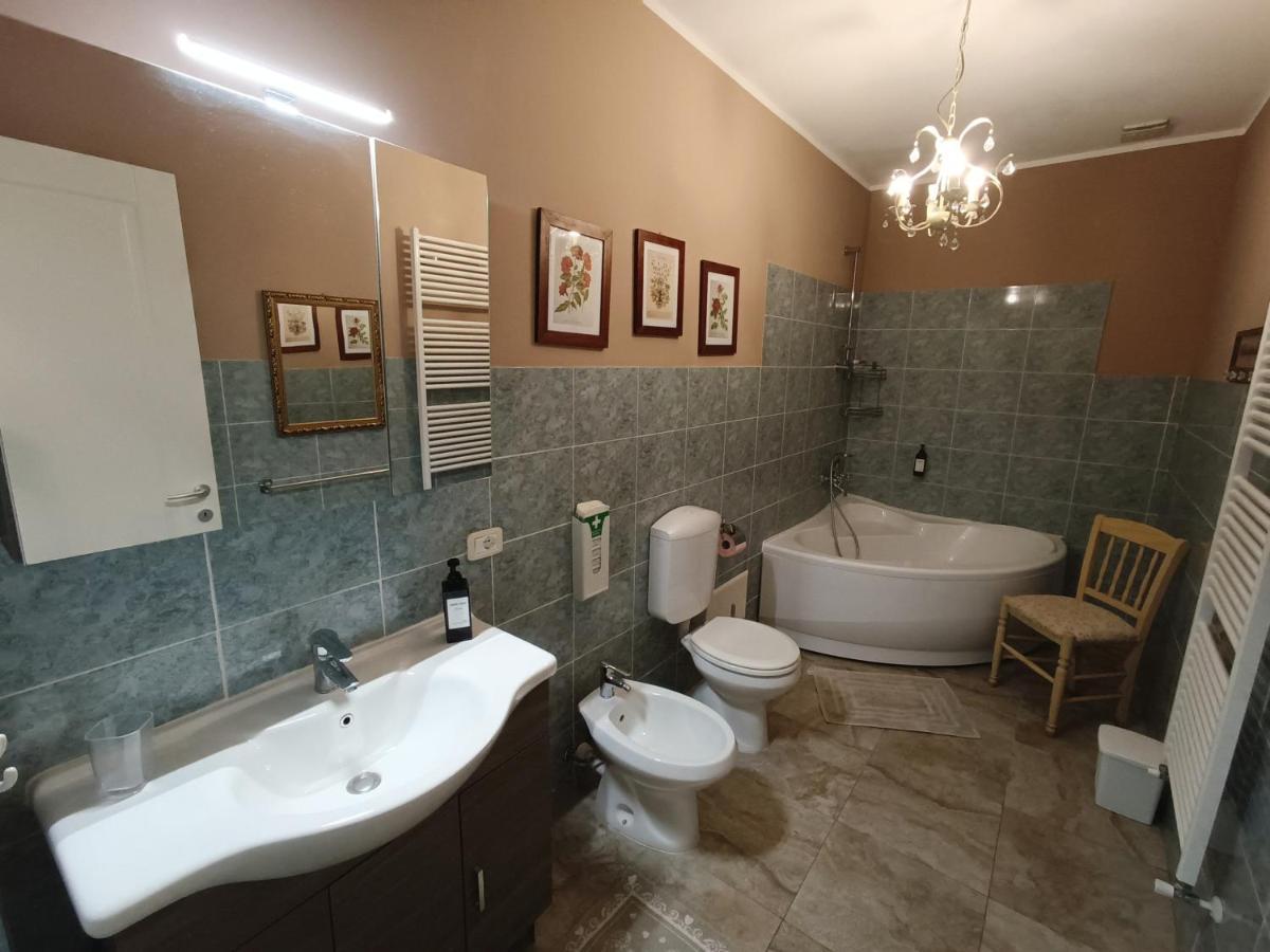 Domus Langhe B&B Treiso Exterior foto